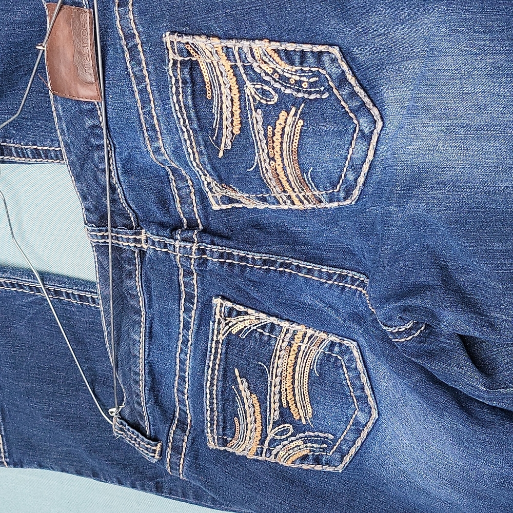 Low Rise Maurices Jeans - Picture 5 of 9
